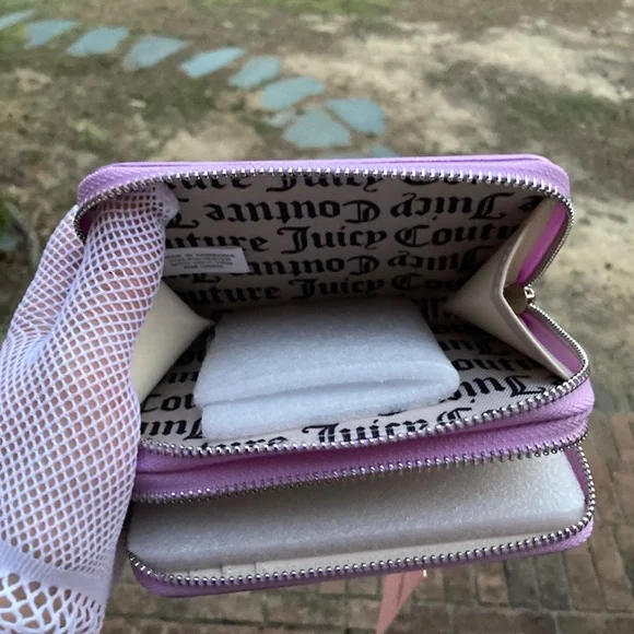 Juicy Couture String of Pearls Double Medium Zip Around Metallic/Velvet Wallet - Picture 7 of 14